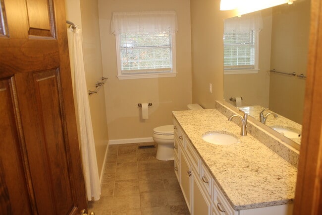 Building Photo - 190 Sheep Ranch Rd SE