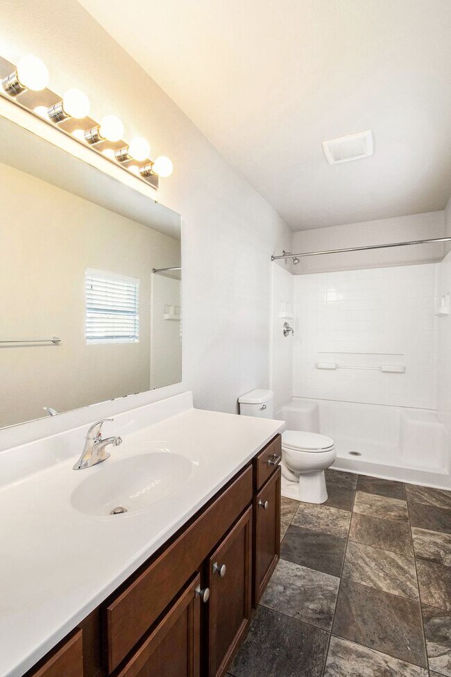 Building Photo - Newer Home near Outstanding Schools!