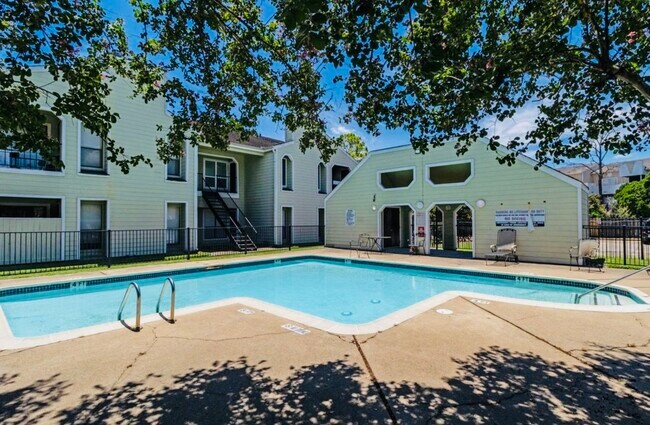 Building Photo - 6602 Harbor Town Dr