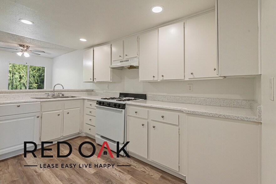 Building Photo - 1215 D St