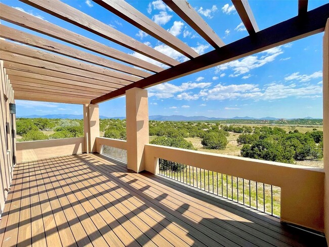 Building Photo - Stunning 3-Bedroom Home with Mountain Views in Tessera