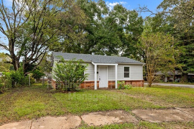 Building Photo - 4010 Vandiver Ct