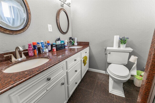 Building Photo - 10910 Vanderford Dr