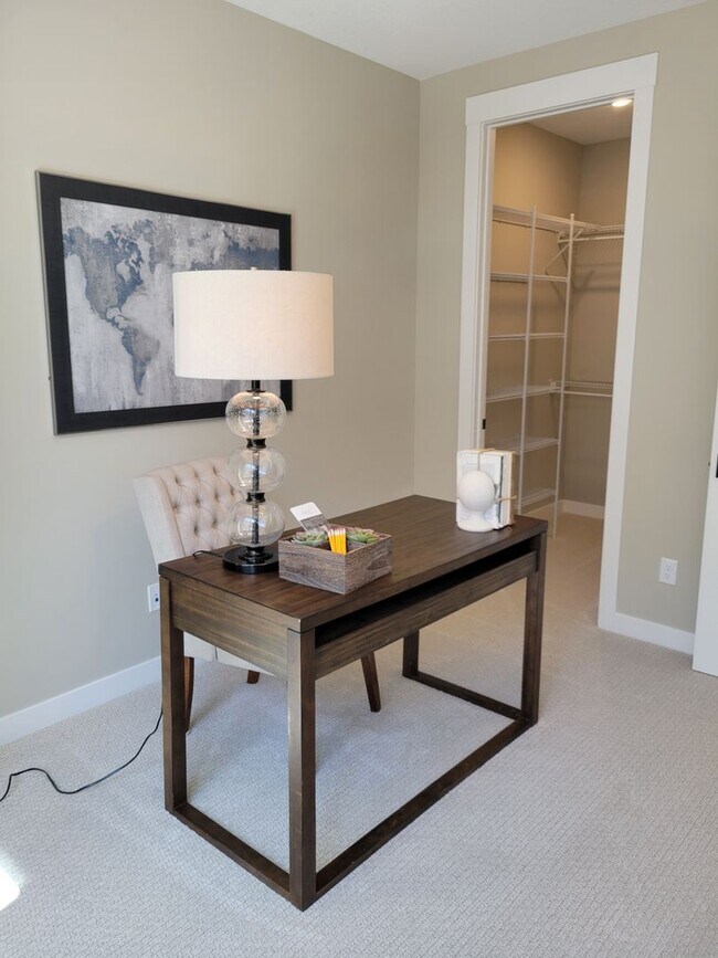 Building Photo - Executive Luxury Rentals