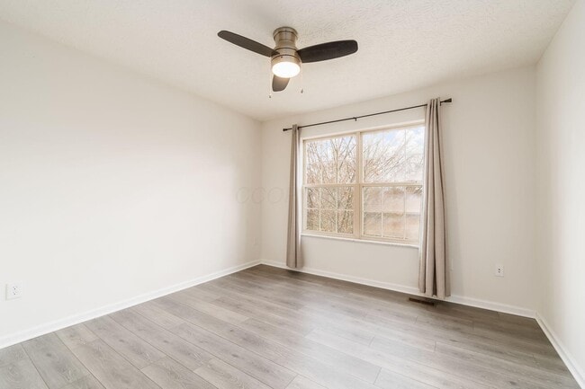 Building Photo - 7916 Bridge Crossing Ct