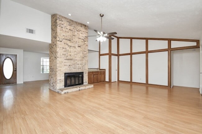 Building Photo - 2514 Trailside Ct