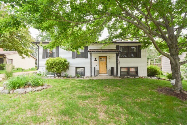 Primary Photo - Charming 3-Bed, 2.5-Bath Split-Level Home ...