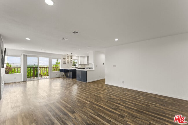 Building Photo - 11621 Sunshine Terrace
