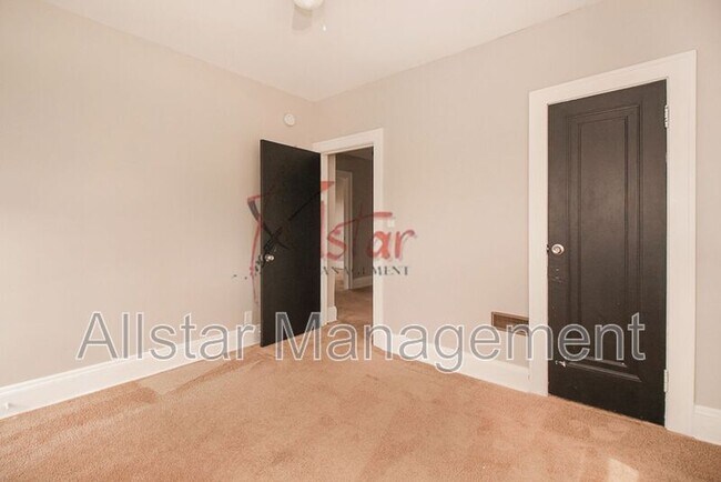 Building Photo - 1550 Glenmont Rd