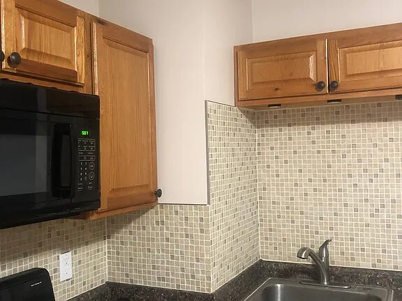 Building Photo - 122 Barton Ave