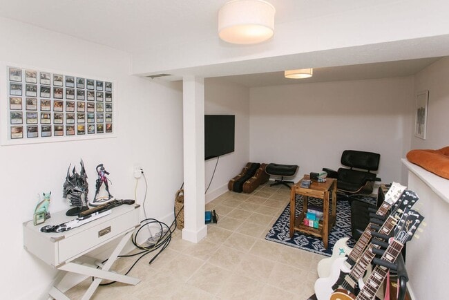 Building Photo - One of a kind house with on-site laundry, ...