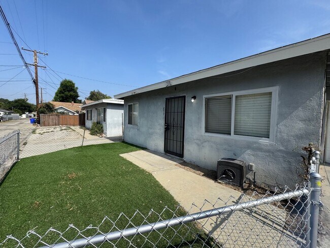 Building Photo - 9954