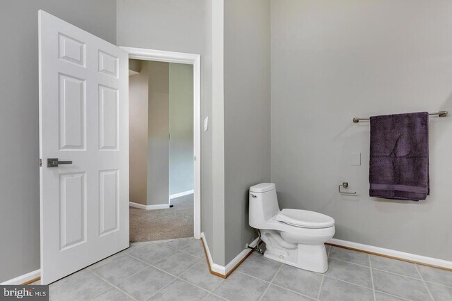 Building Photo - 16131 Parklawn Pl