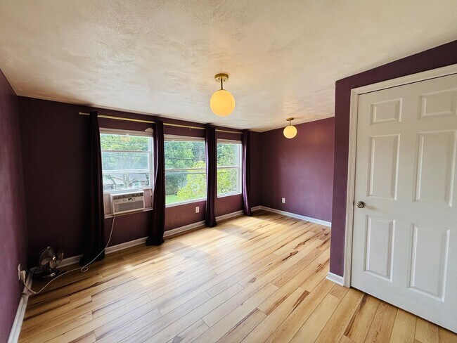 Building Photo - 307 Ellett Rd