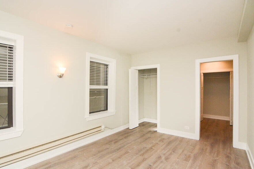 Building Photo - 1352 N Dearborn St