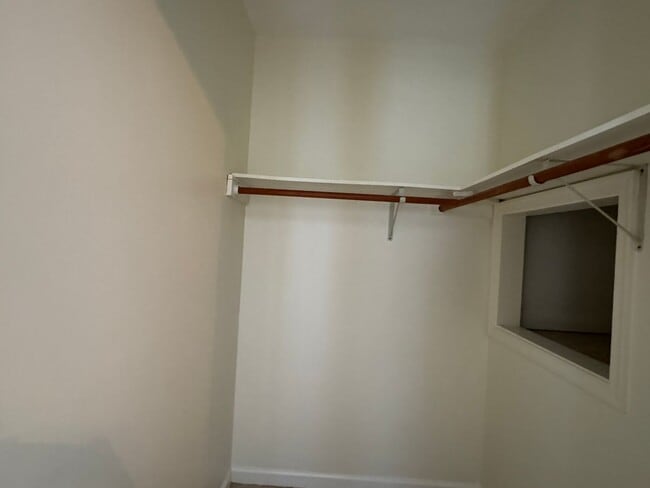 Building Photo - Immaculate Stonewall Heights Townhome!