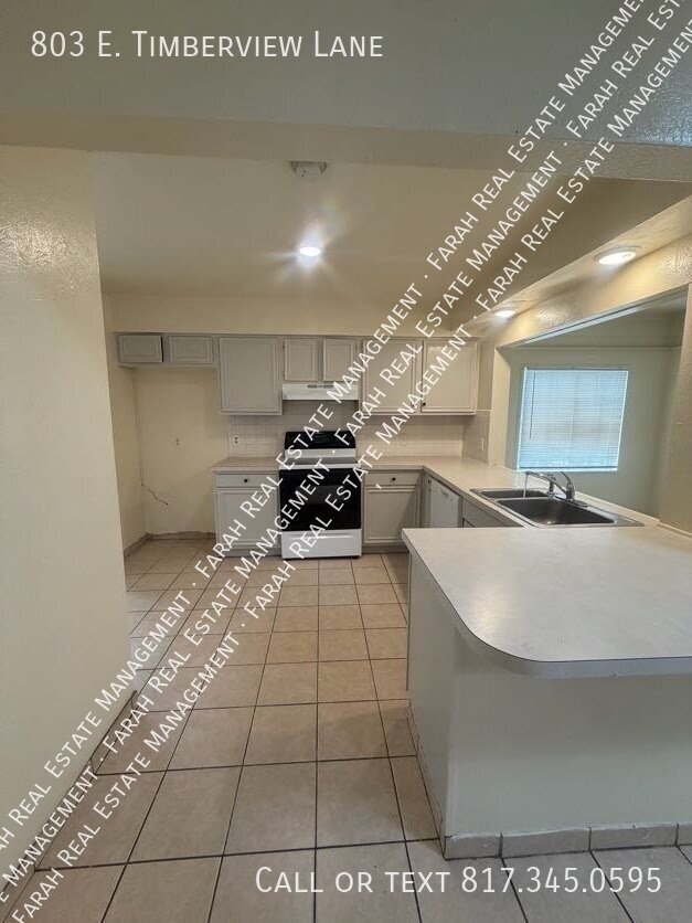 Building Photo - 803 E Timberview Ln