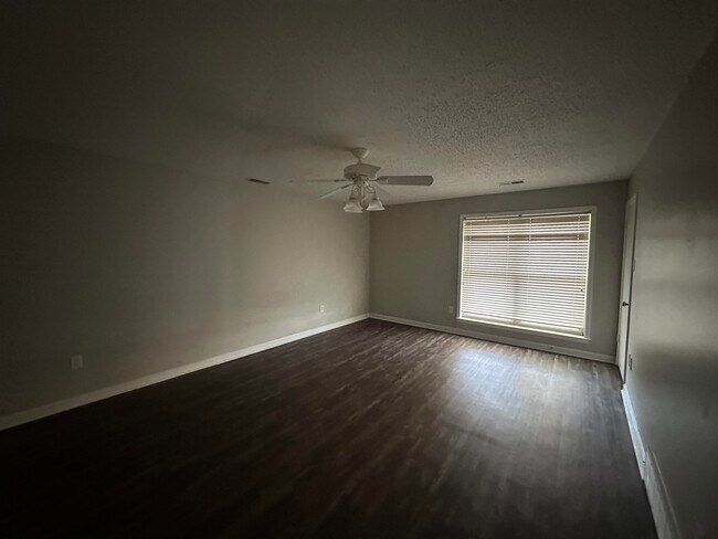 Building Photo - 2714 Gerald Ford Dr W