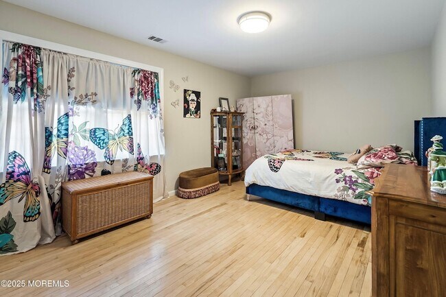Building Photo - 98 Beachway Ave