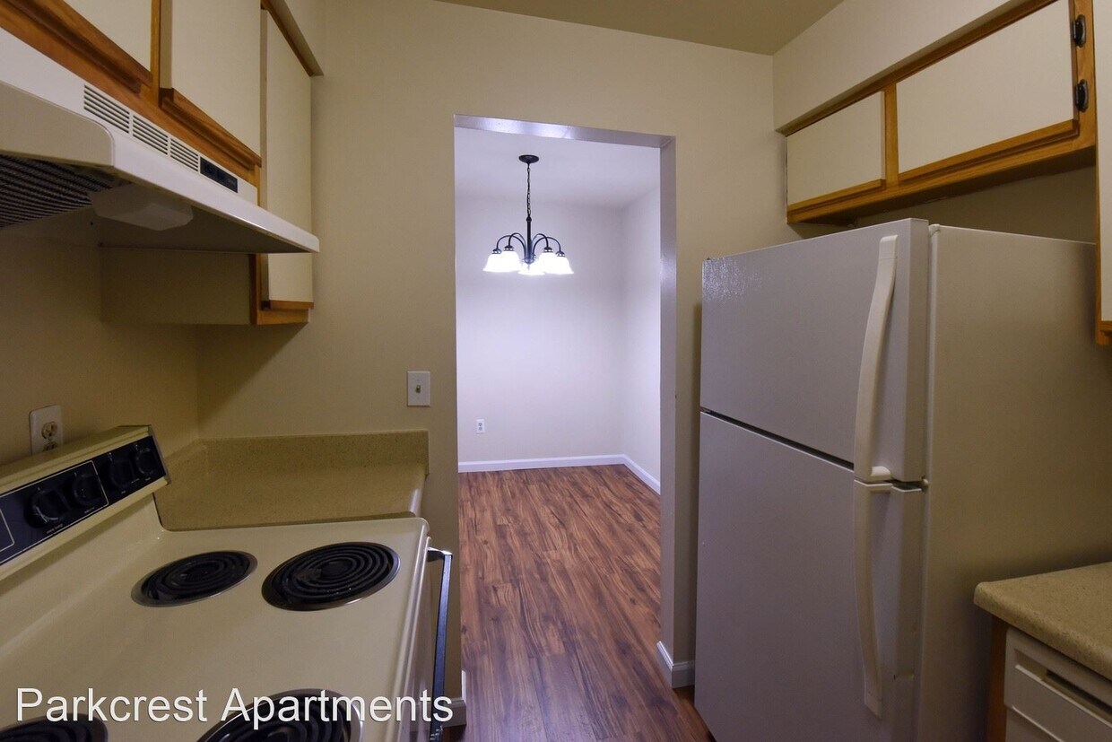 7000 W Parkcrest Dr Westland