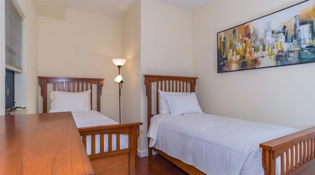 Building Photo - 340 Grove St