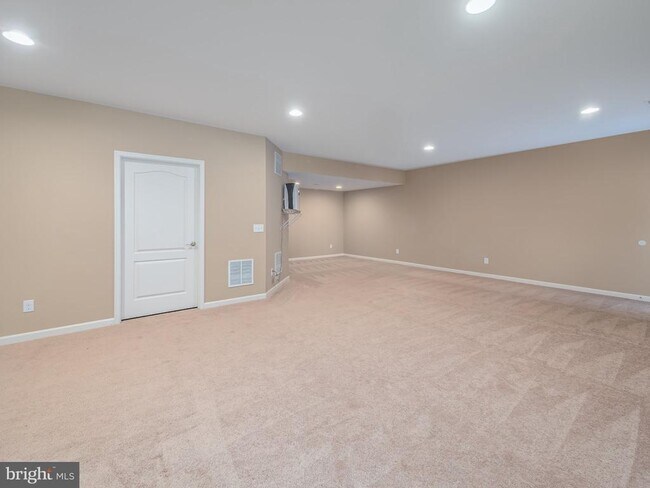 Building Photo - 24925 Quimby Oaks Pl