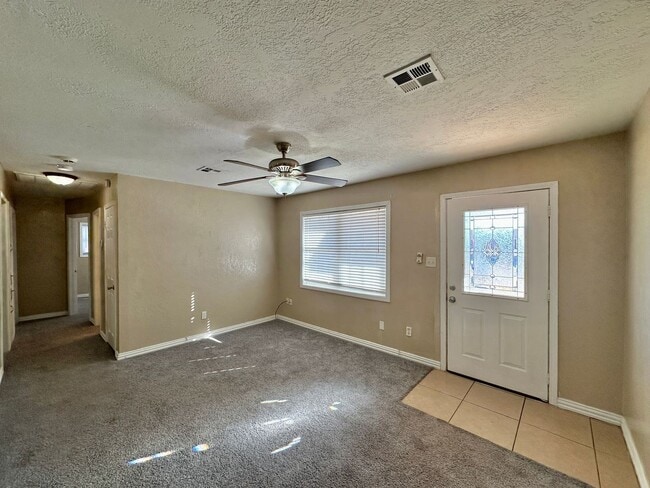 Building Photo - 4 Bedroom