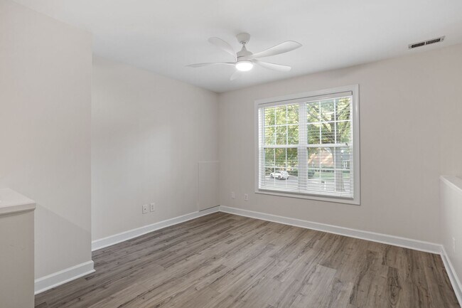 Building Photo - 3301 Philmont Dr