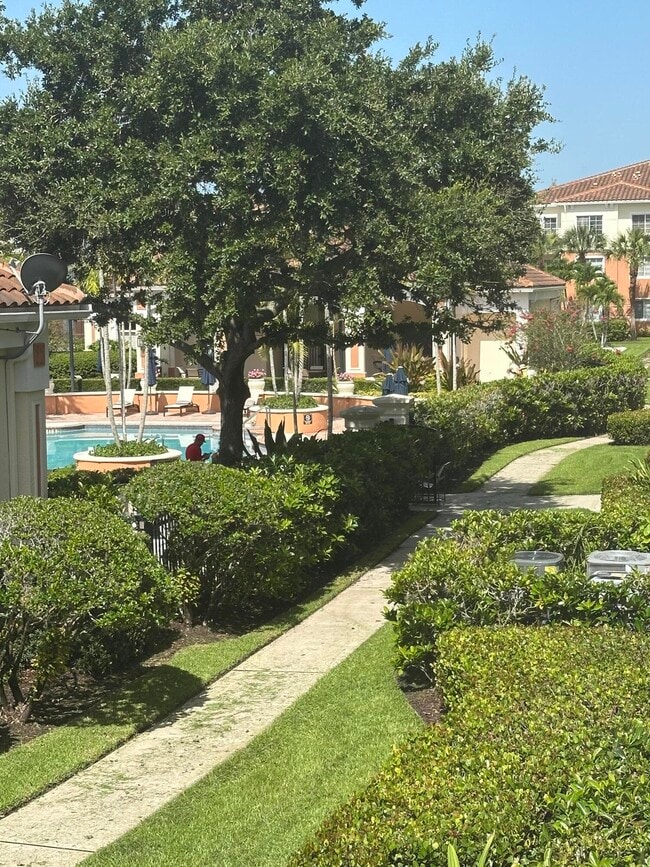 Building Photo - 9833 Baywinds Blvd
