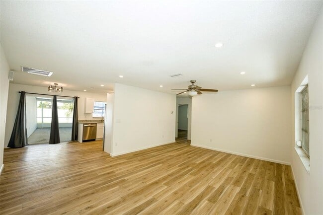 Building Photo - 391 Gulf Breeze Blvd