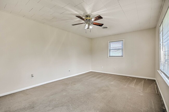 Building Photo - 135 Hixon Cir