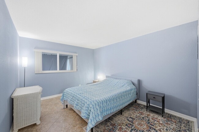 Building Photo - 376 Saxony Trail