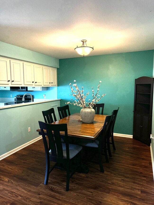 Building Photo - 8979 Woodbridge Dr