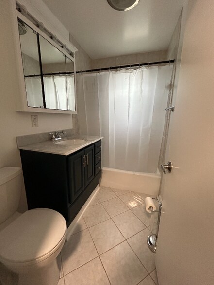 Building Photo - 5520 Halwis St