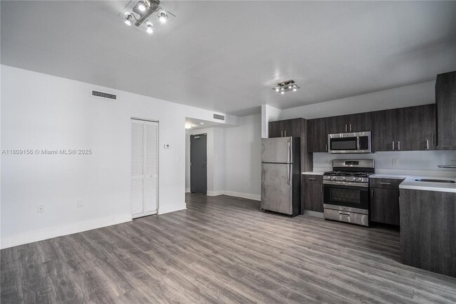 Building Photo - 331 85th St