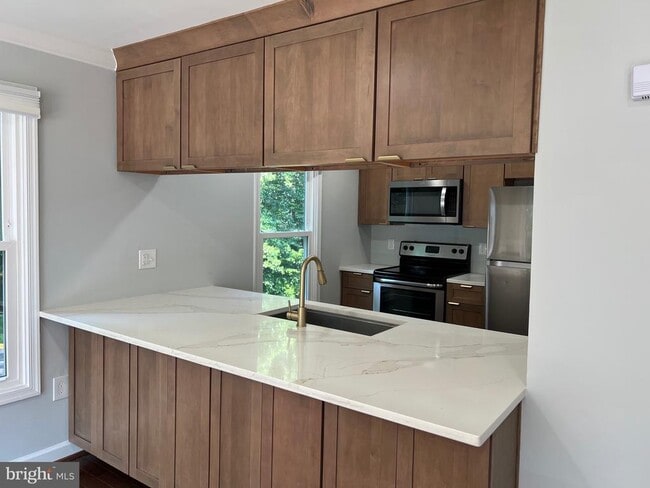 Building Photo - 12149 Salemtown Dr