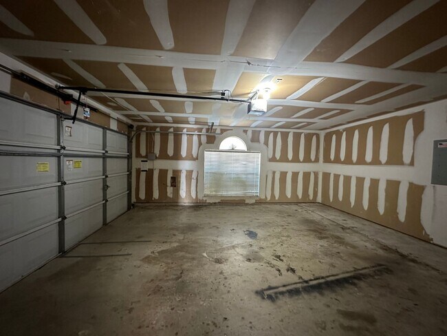 Building Photo - 7110 Creekstone