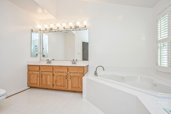 Building Photo - 2143 Wolftrap Ct