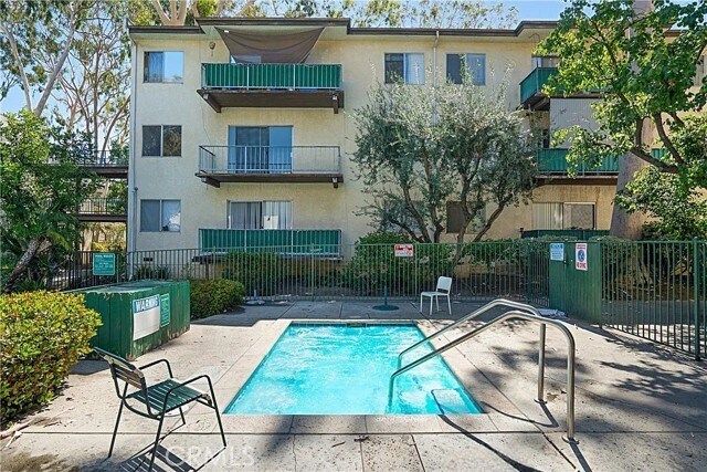 Building Photo - 5460 White Oak Ave