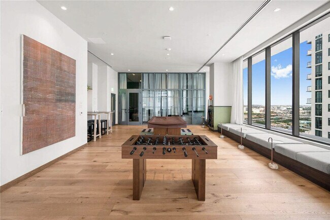 Building Photo - 601 N Miami Ave