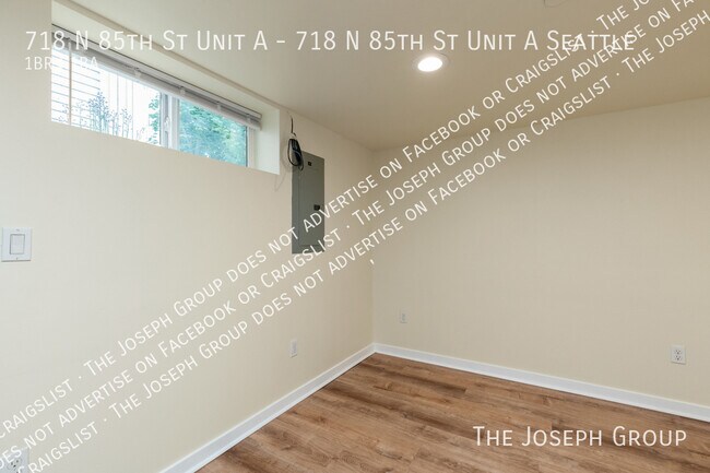 Building Photo - 718 N 85th St