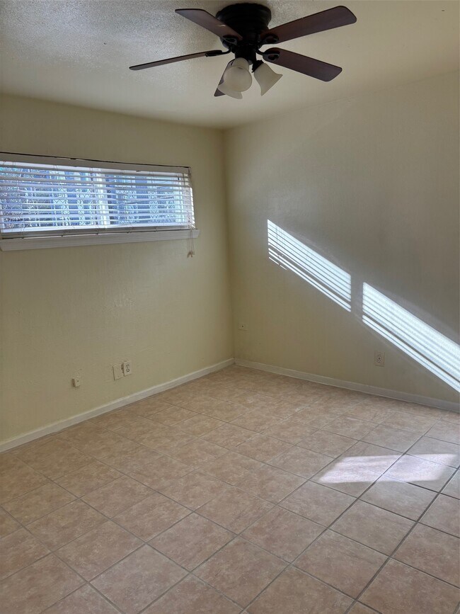 Building Photo - 3502 Campbell St