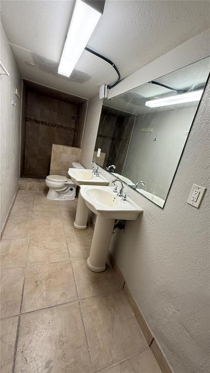 Building Photo - 1148 W Lakeview Cir