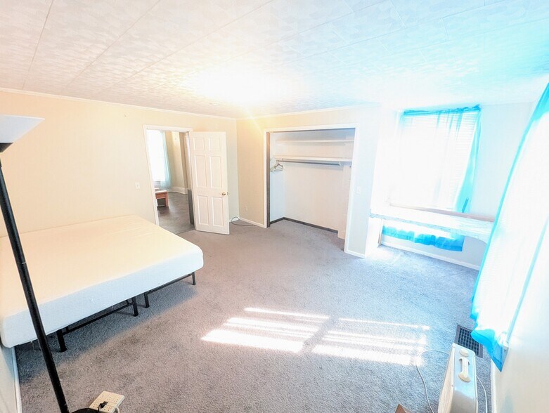 Master Suite - 6 Green St