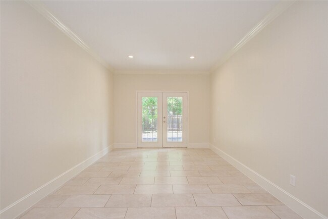 Building Photo - 10572 Twin Oak Dr