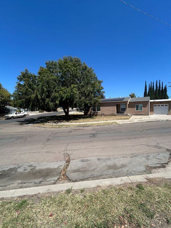 Building Photo - 1835 Dayton Dr