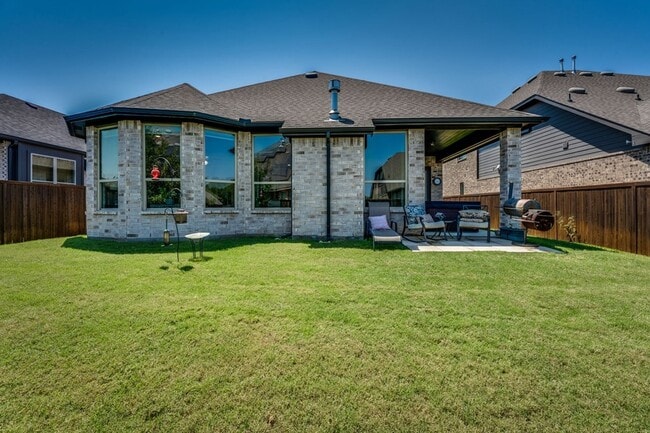 Building Photo - 1805 Shaila Dr
