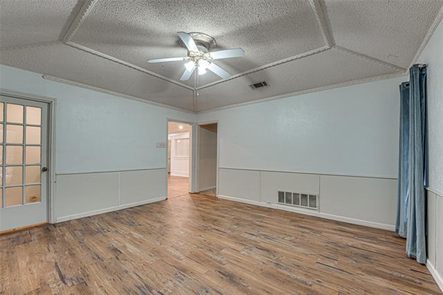 Building Photo - 917 Meadowgate Dr