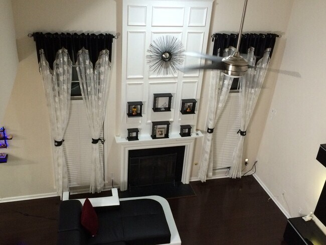 Building Photo - 908 Wendlebury Ct