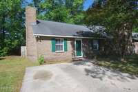 Building Photo - 1110 Holden Dr